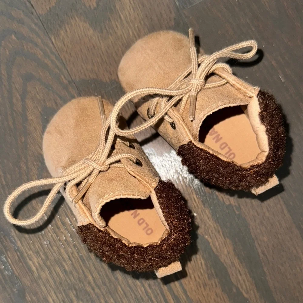 Old Navy Sand/Sherpa Faux-Suede Lace-Up Boots | 3-6M